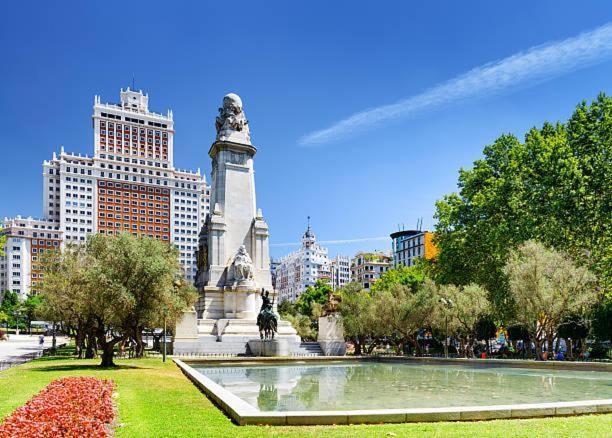Punta Me Beautiful Apartment In Plaza Espana Madrid Exterior foto
